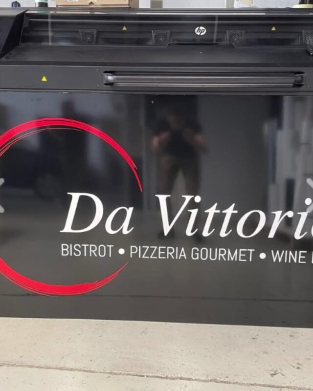 Insegna Bistrot Da Vittorio - Design Revolution Treviso